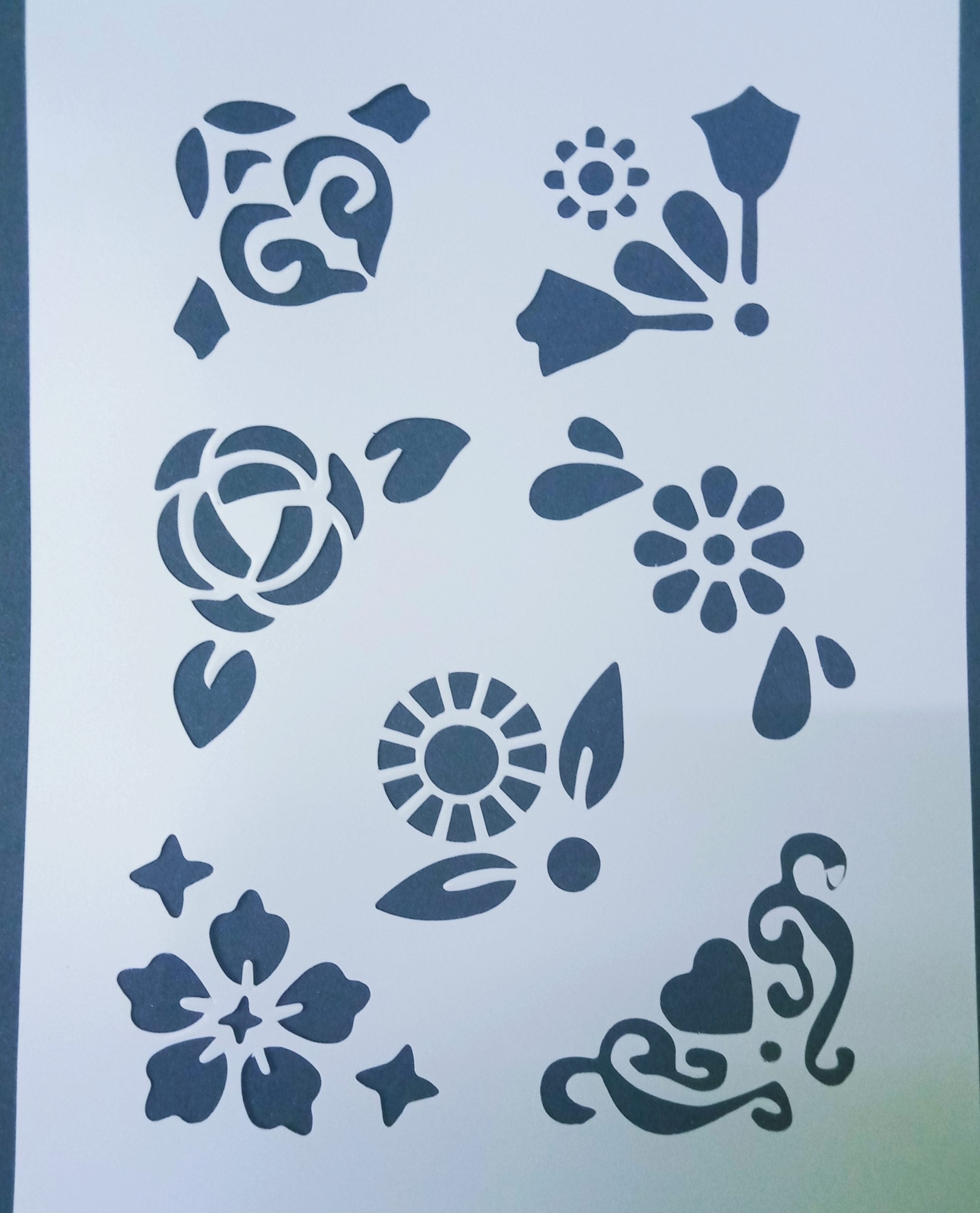 Stencil for Art and Craft - cute little flowers - Size A4 - 1 Pc.