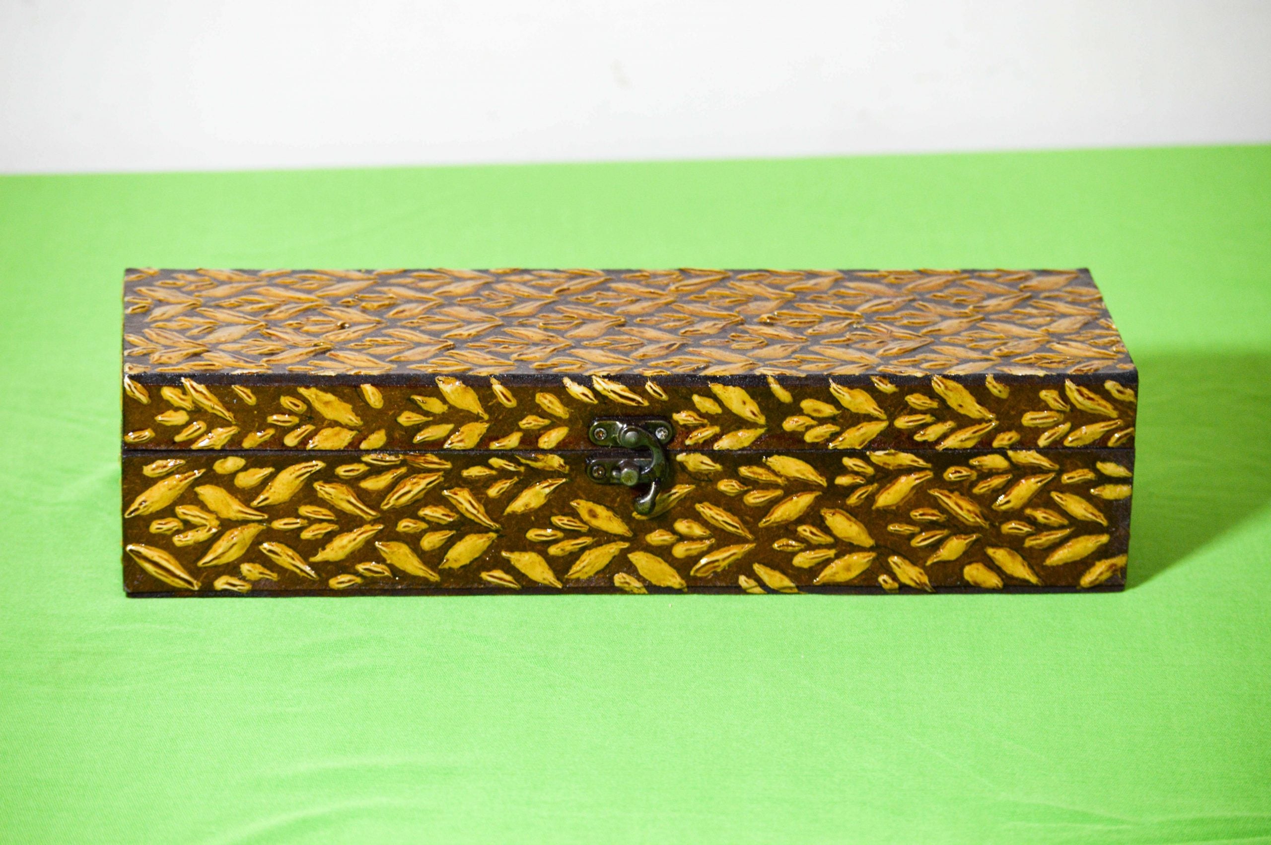 Utility  watchbox Box with Coffee Art 4 sections.